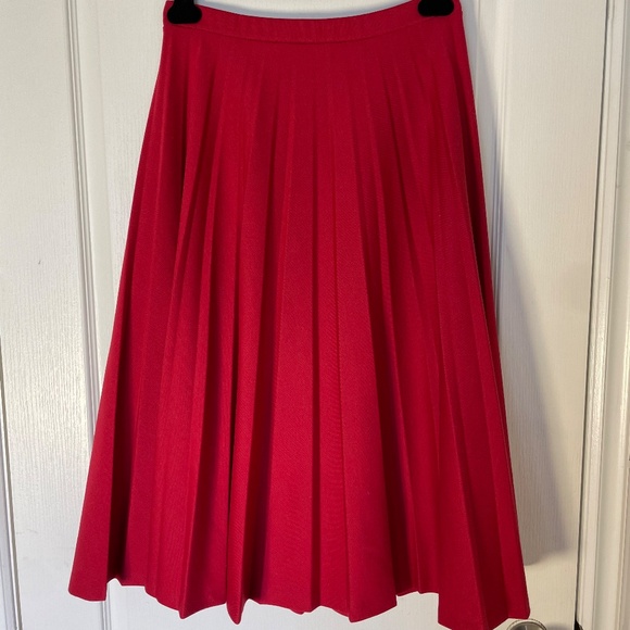 Sz M Vintage(with Tags!) Red Pleated Maxi Skirt - Picture 7 of 10